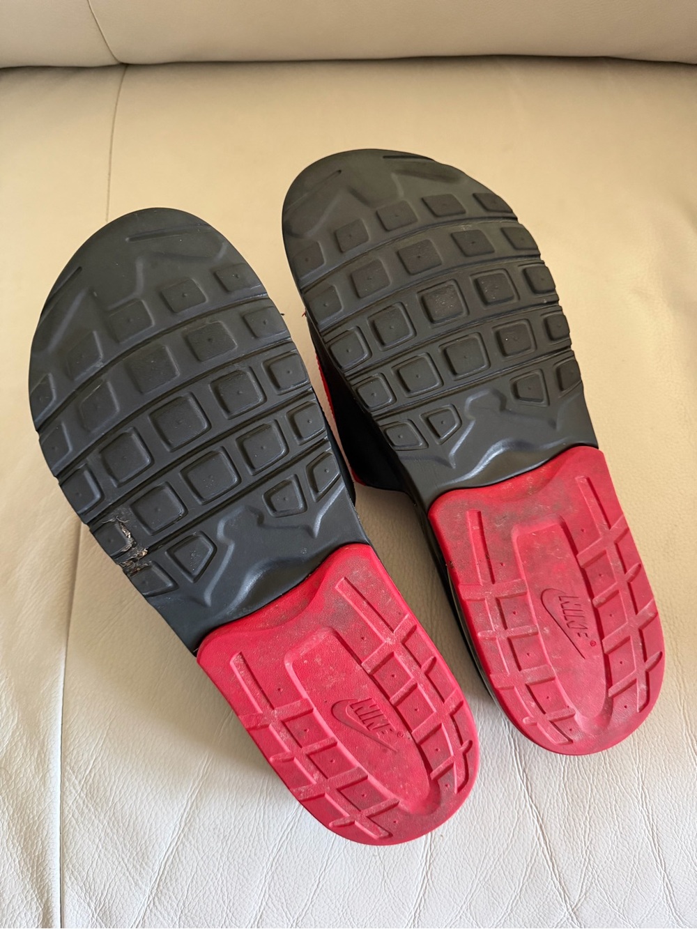 Nike Air slides flip flops size 12 men’s Red and Black Slide Sandals - Picture 3 of 4